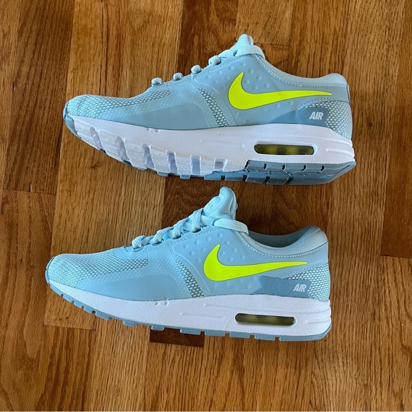Nike Air Max Blue Green Women's Sneakers with Visible Air Cushioning - Picture 6 of 12
